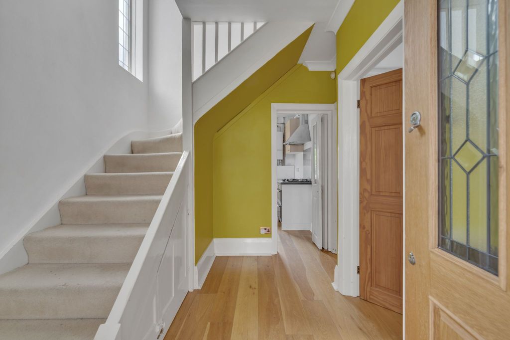 Property photo 3 of 13 Gallery