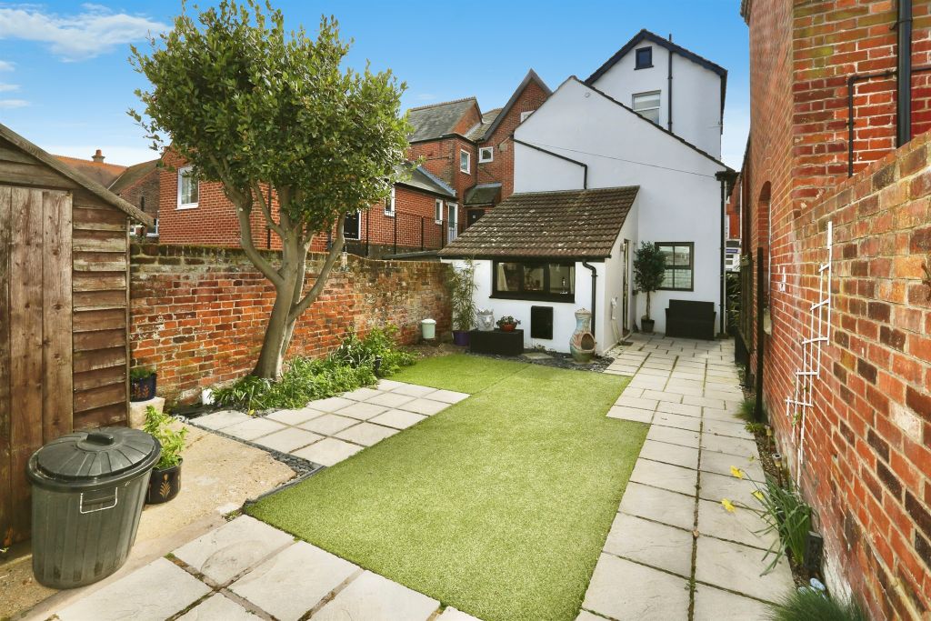Property photo 2 of 12