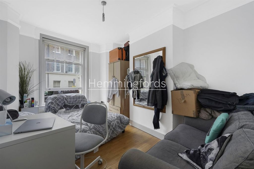 Property photo 1 of 5