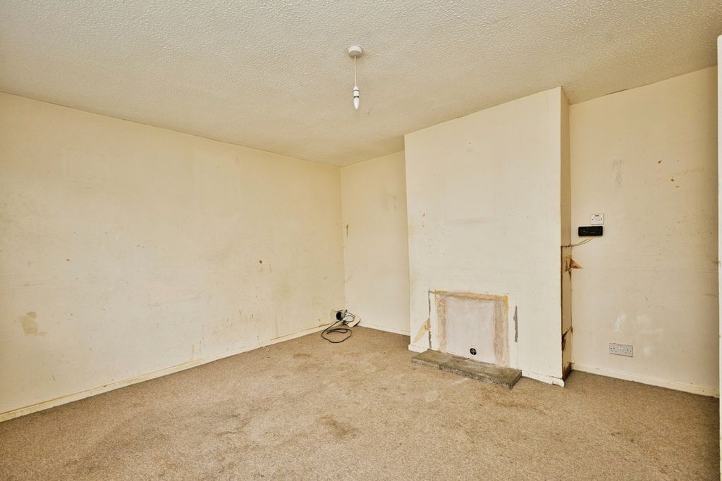 Property photo 3 of 16 Pbox-Img.Jpg
