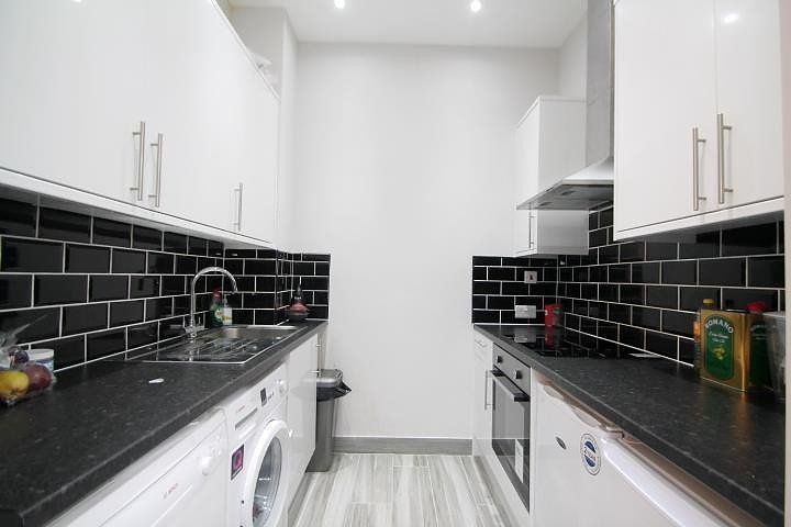 Property photo 3 of 7 Picture No. 02