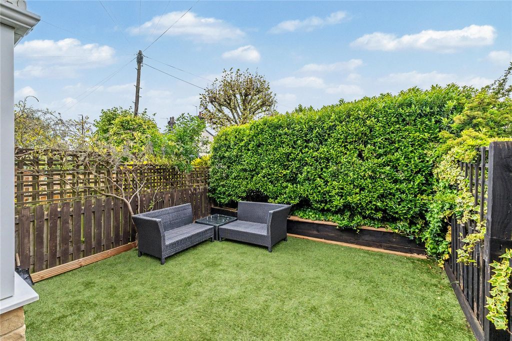 Property photo 3 of 17 Garden