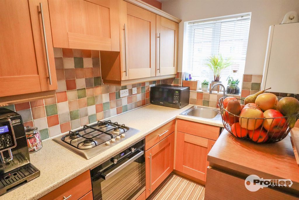 Property photo 2 of 18 Img_9380_1.Jpg