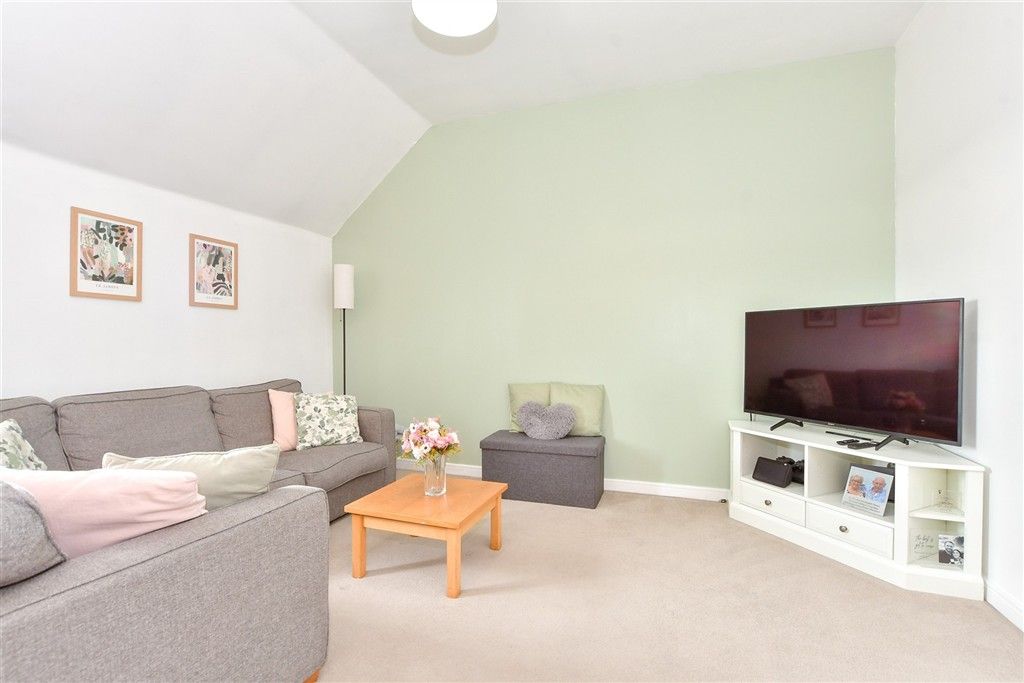 Property photo 3 of 5 Lounge