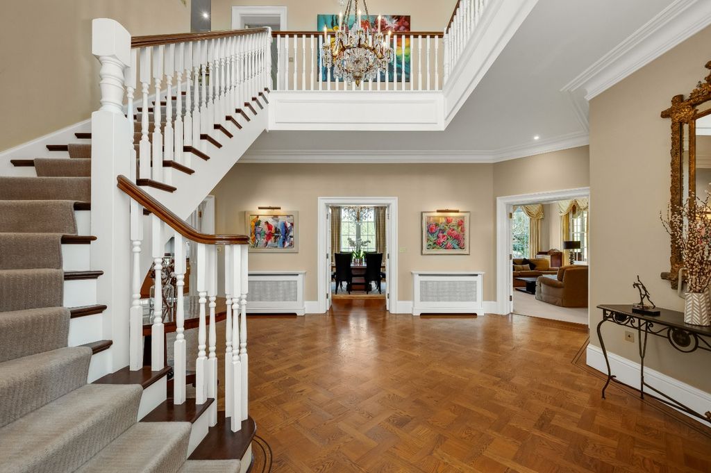 Property photo 2 of 22 Entrance Hall