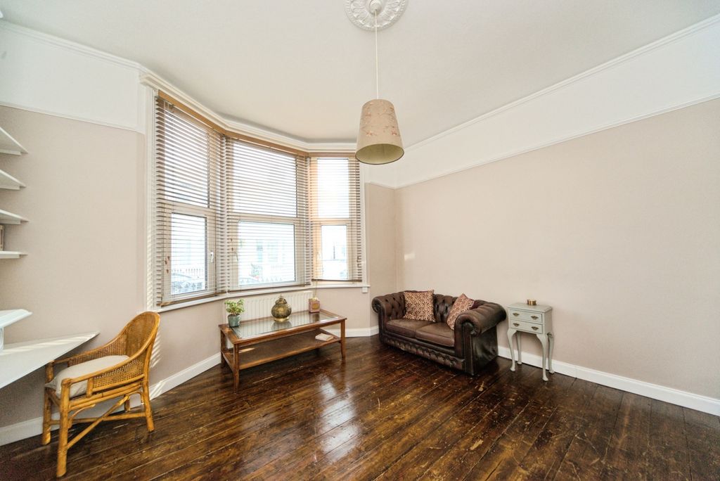Property photo 3 of 17 Photo