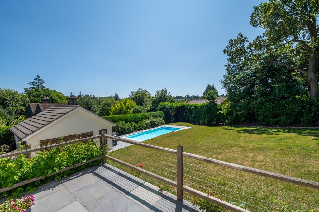 Property photo 3 of 17 Garden &amp; Views