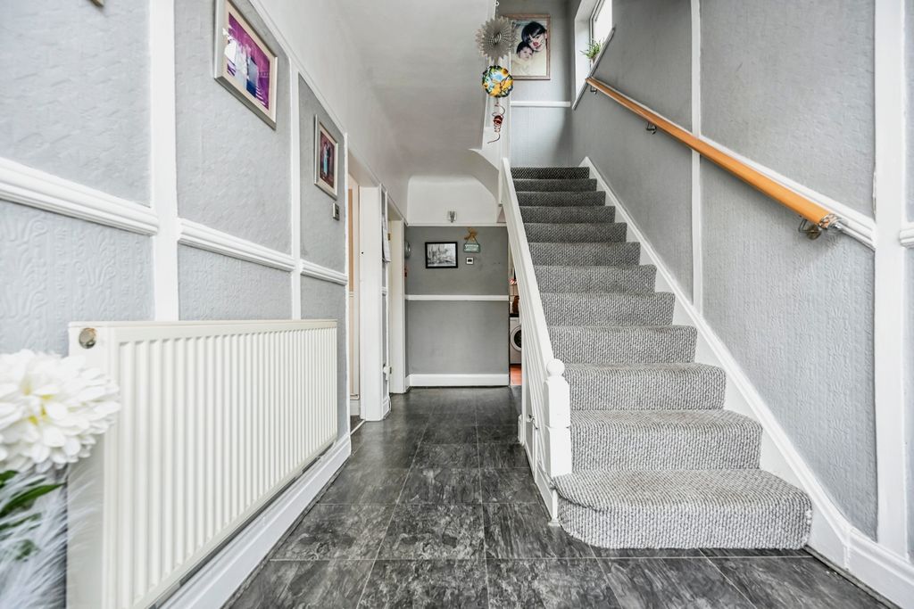Property photo 3 of 17 Photography