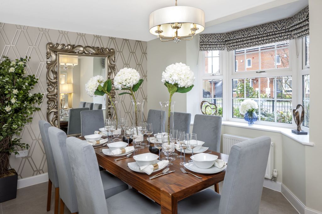 Property photo 3 of 10 Dining Area