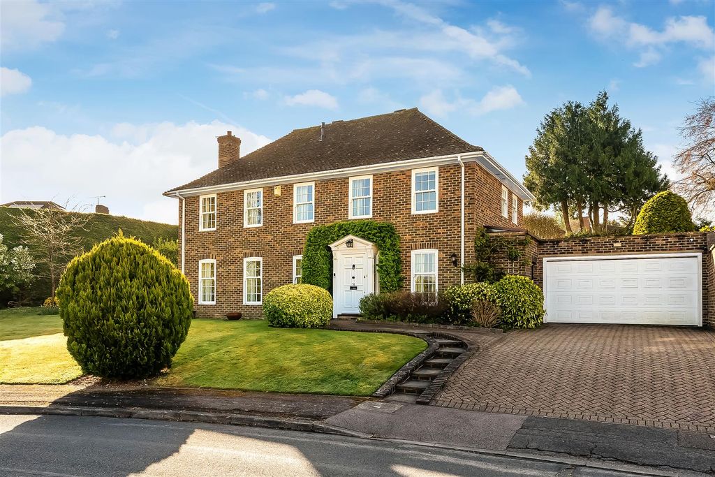 Property photo 1 of 16 31-Badingham-Drive-1.Jpg