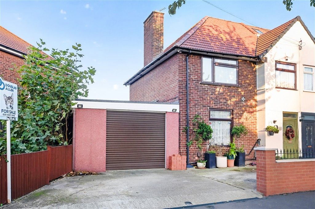 Property photo 1 of 14 External Feature