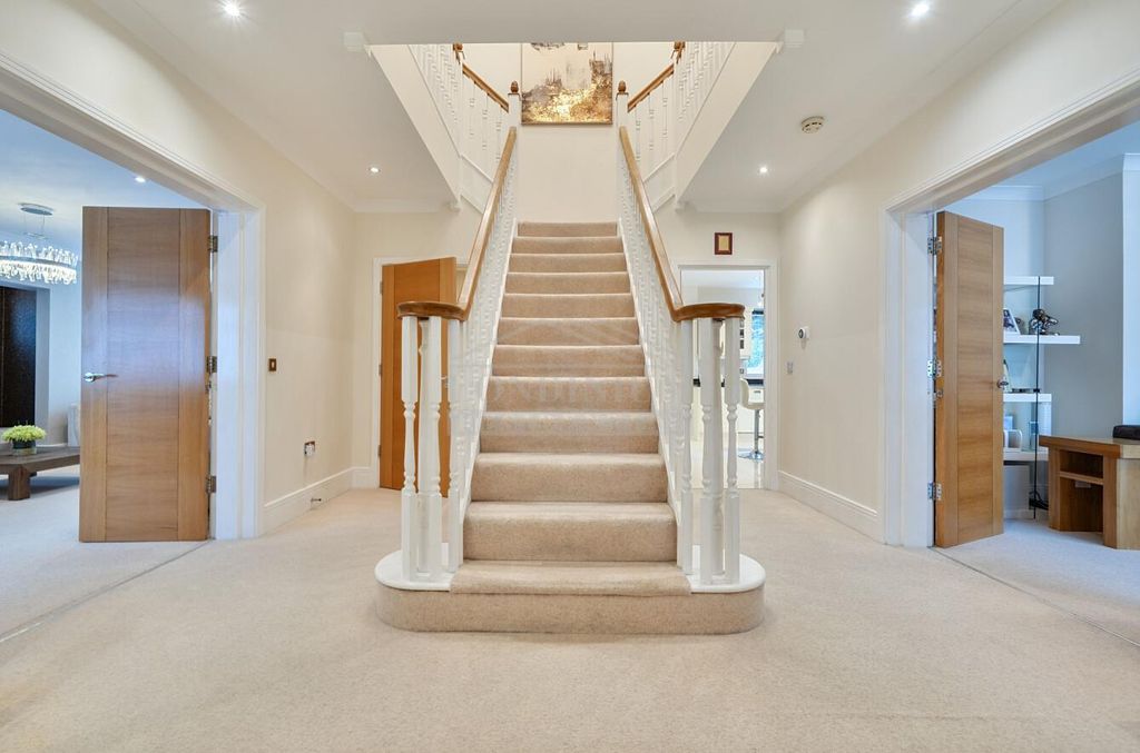 Property photo 2 of 22 972F92Ca-5413-4789-80Ac-F13Fdb08B8B5.Jpg