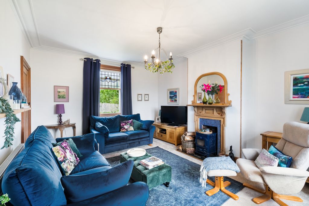 Property photo 2 of 46