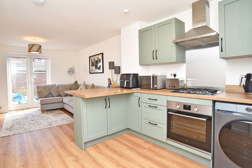 Property photo 2 of 9