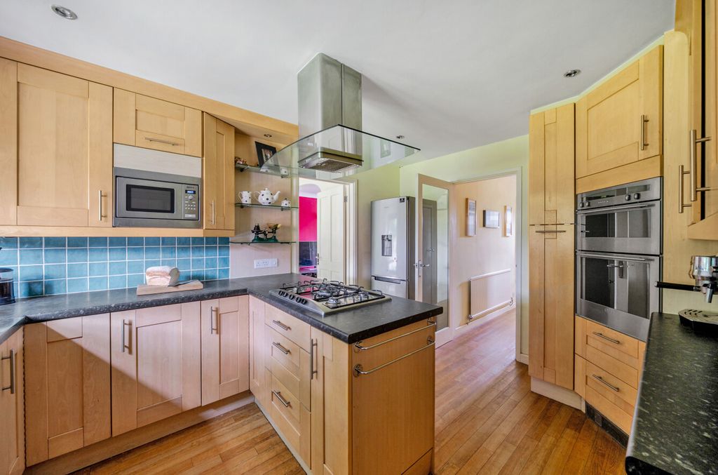 Property photo 2 of 25 1477165-2-6A2Ac1c...