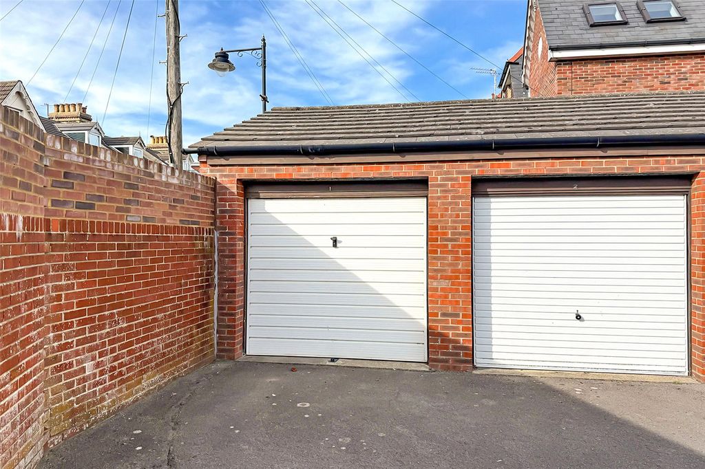 Property photo 2 of 14 Picture No. 21