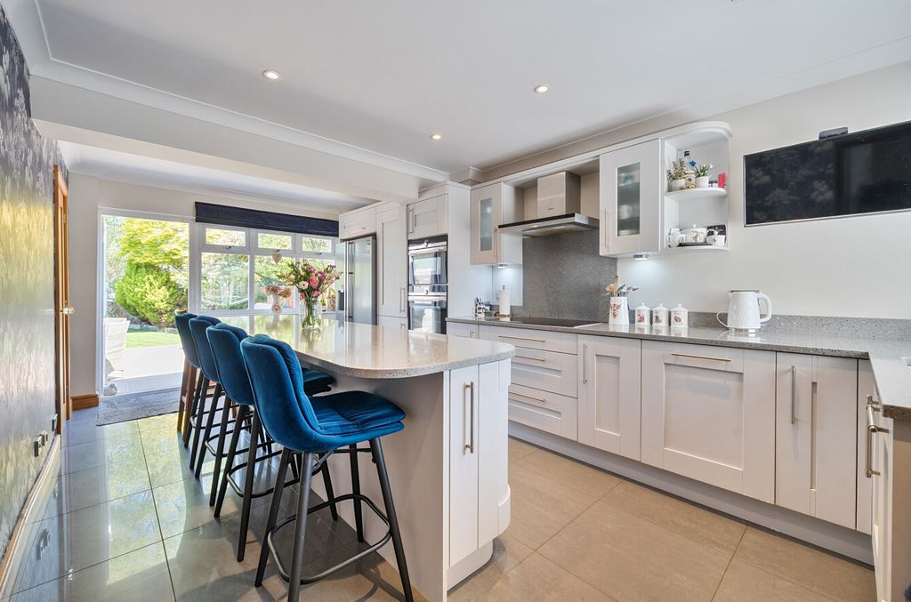 Property photo 2 of 20 1-69E8Bfe7Edfad-1...