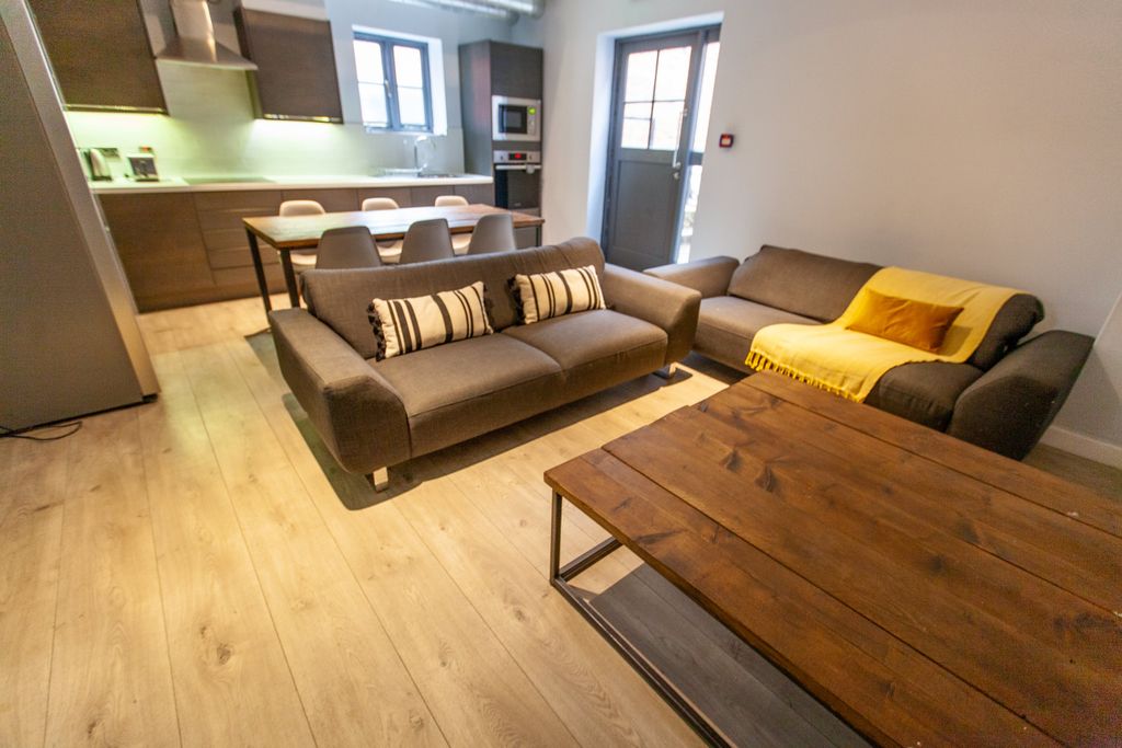 Property photo 3 of 4 Img_9809