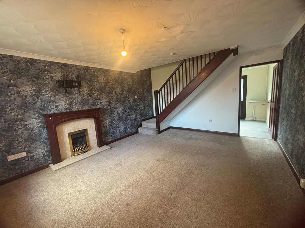 Property photo 2 of 6 Living Room