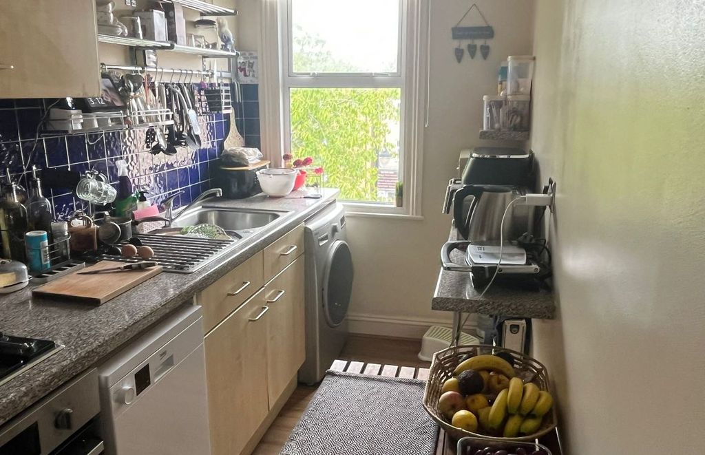 Property photo 3 of 6