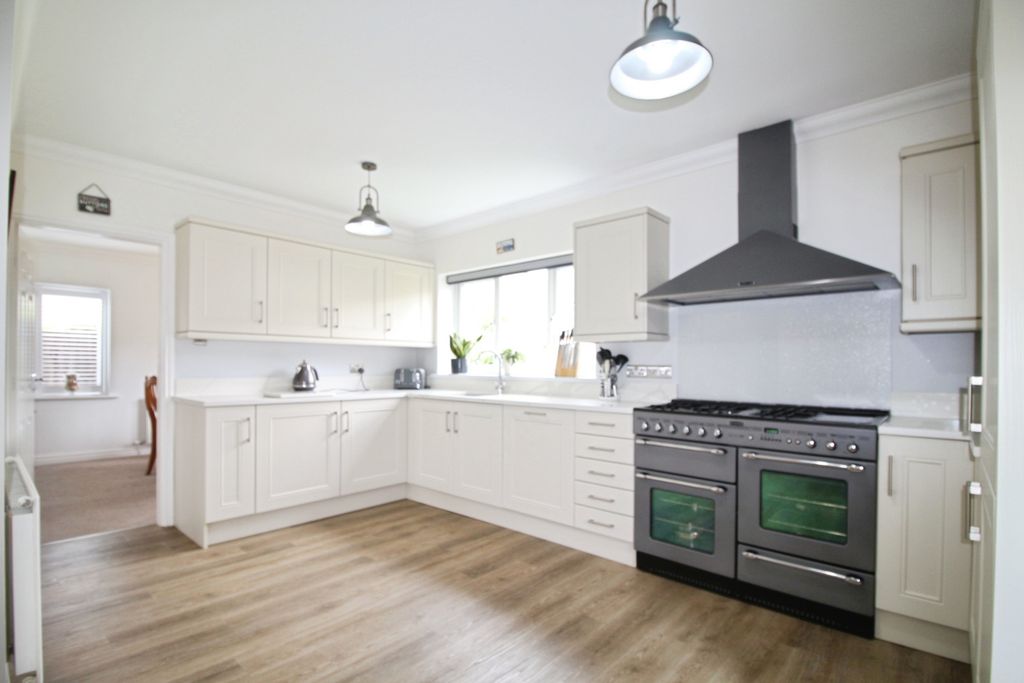 Property photo 3 of 23 Kitchen Diner