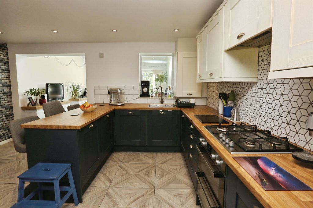 Property photo 3 of 17