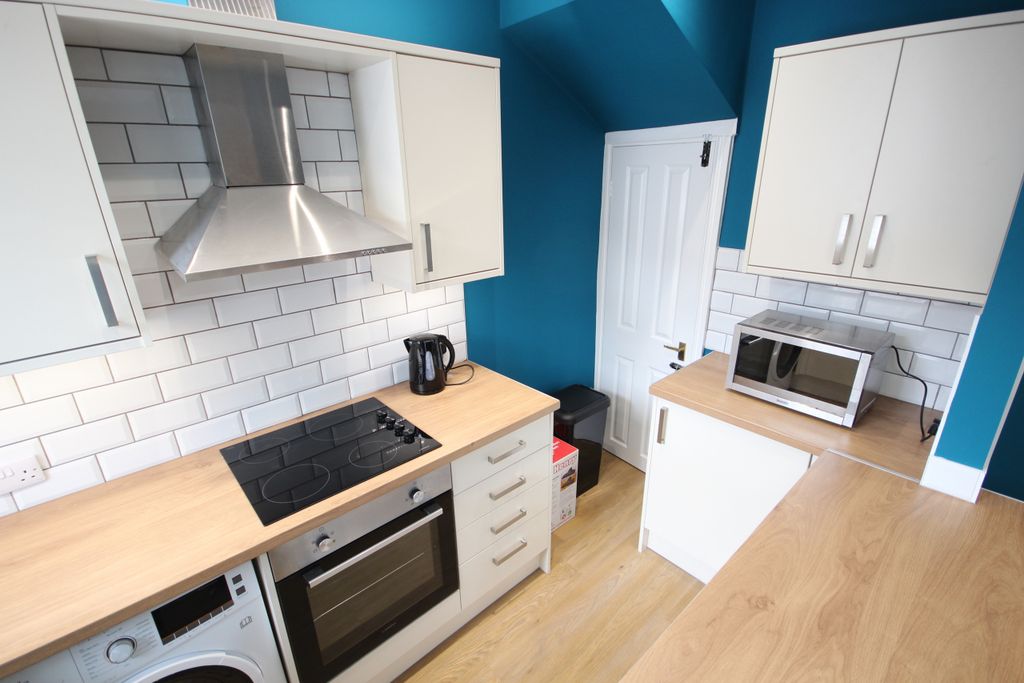 Property photo 2 of 9 9 Trelawn Avenue 5-1