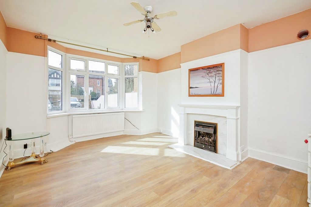 Property photo 2 of 25