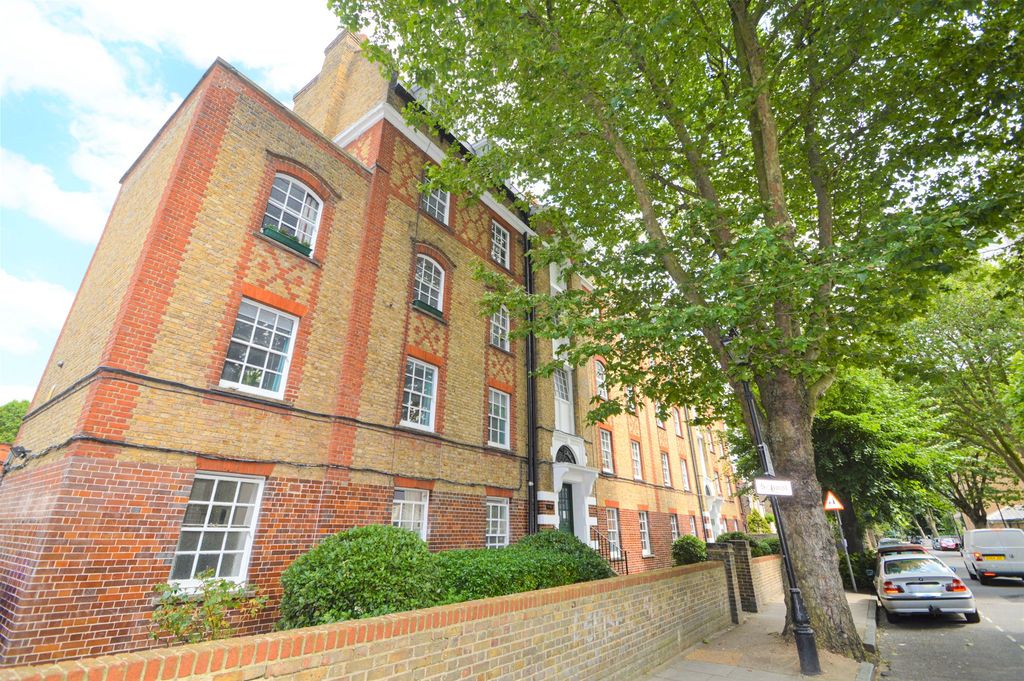 Property photo 1 of 9 Wellington Way E3