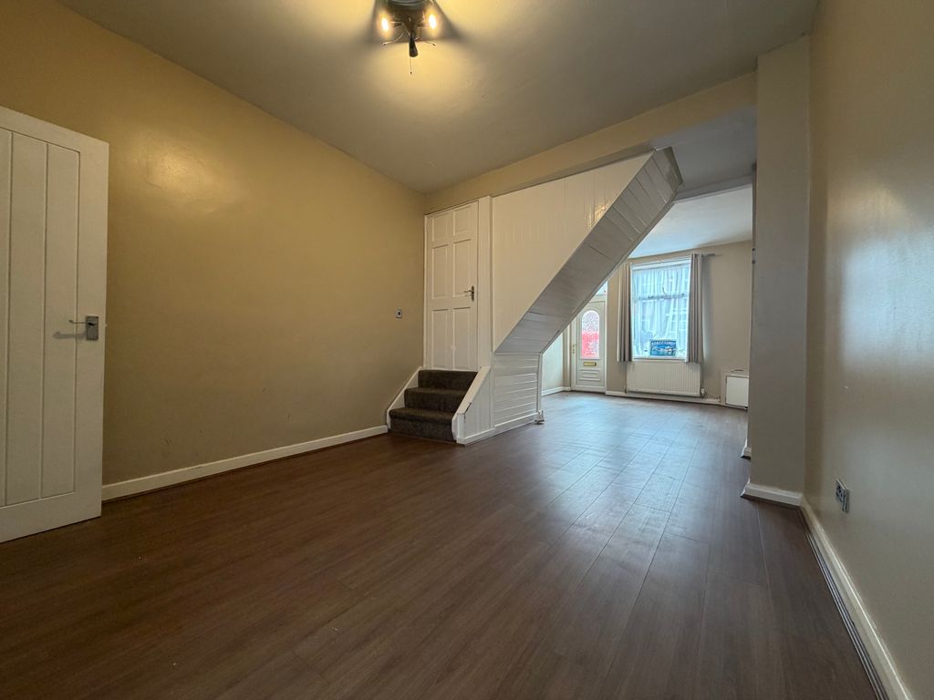 Property photo 2 of 11 Image