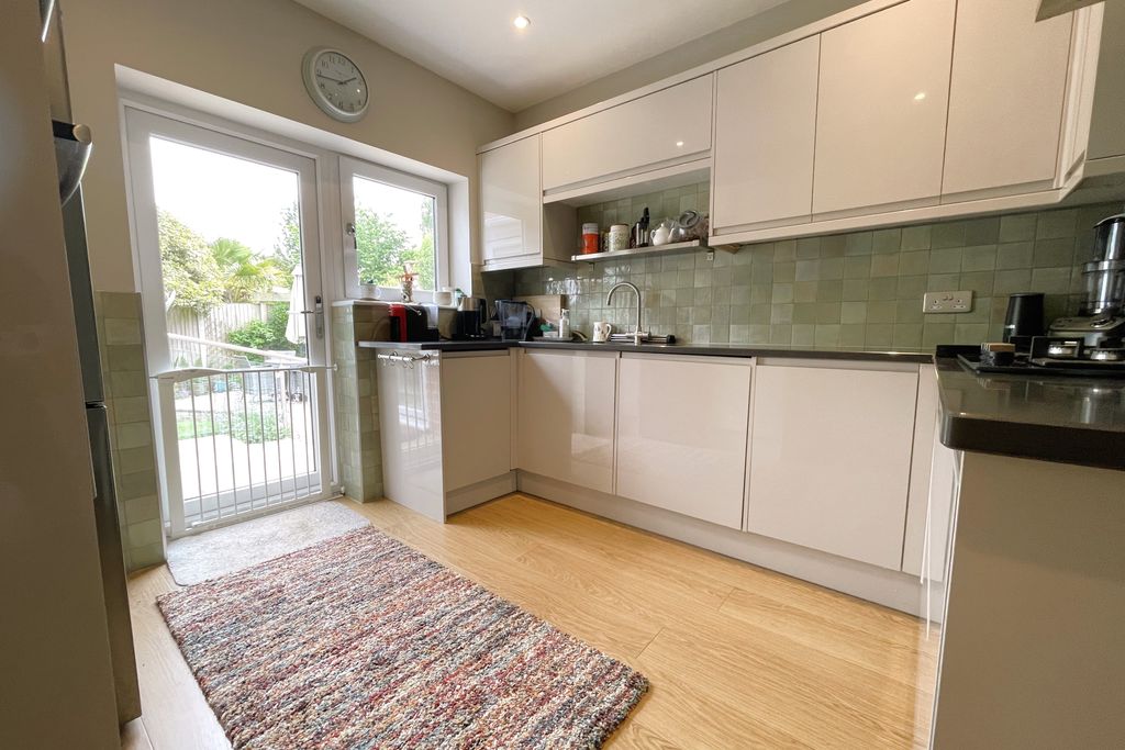 Property photo 3 of 37 9