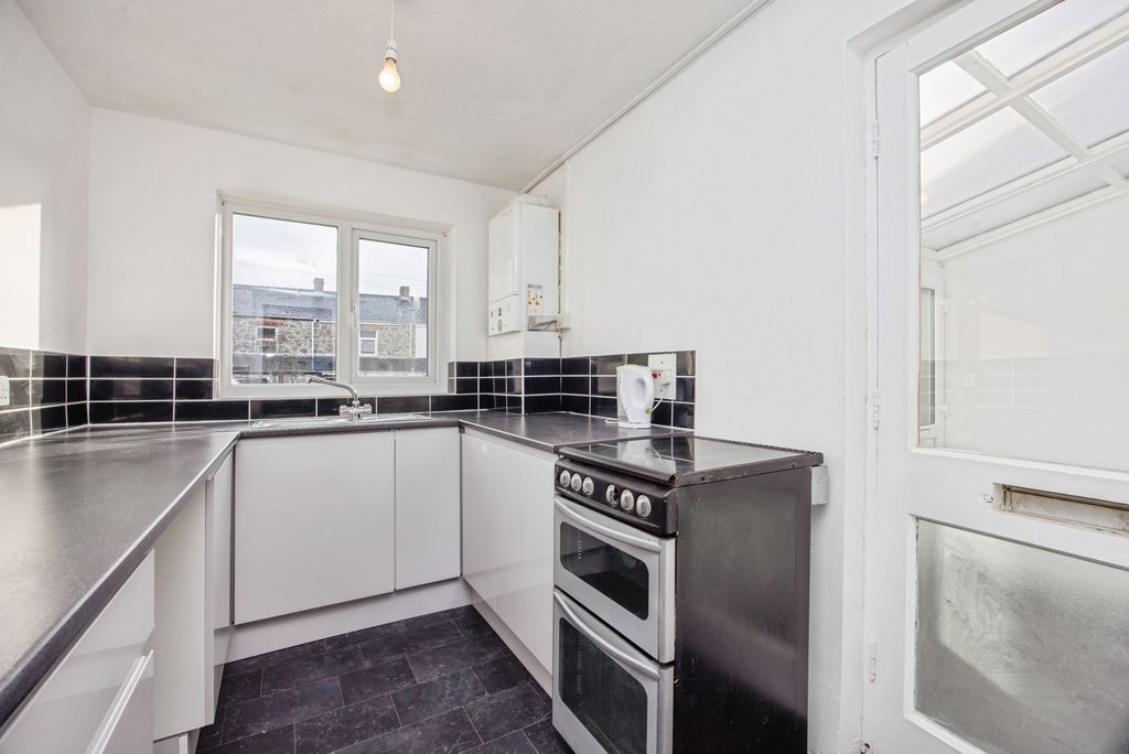 Property photo 3 of 17 Pbox-Img.Jpg