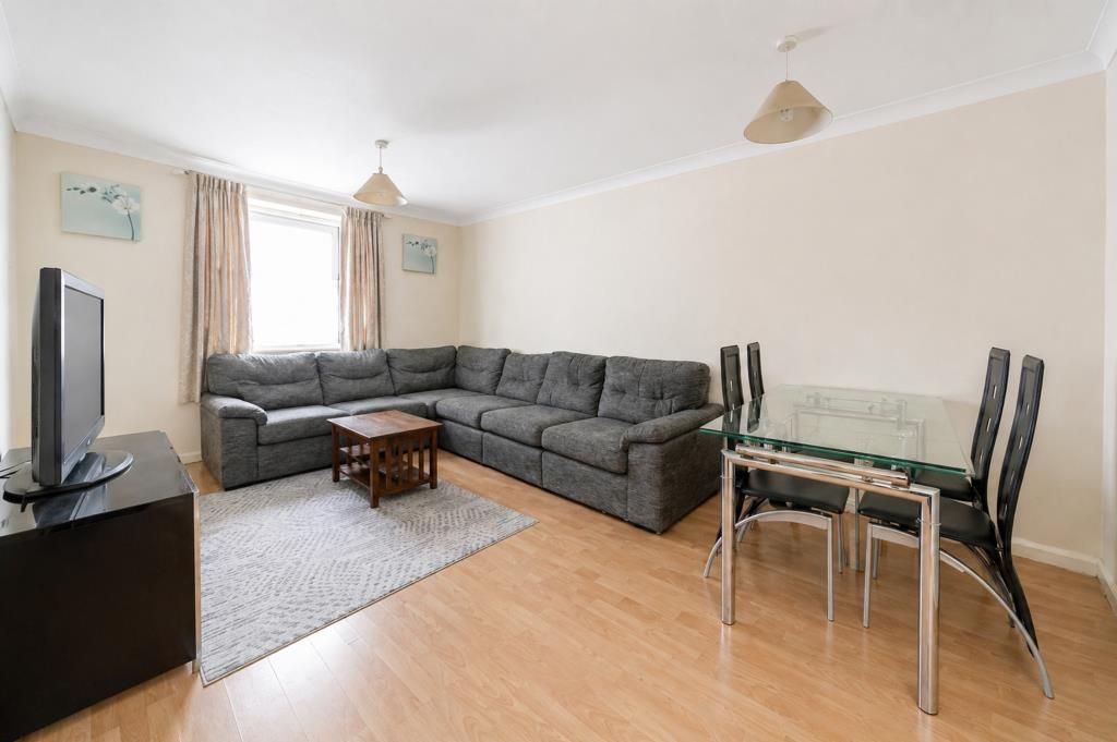 Property photo 3 of 10 Living Room