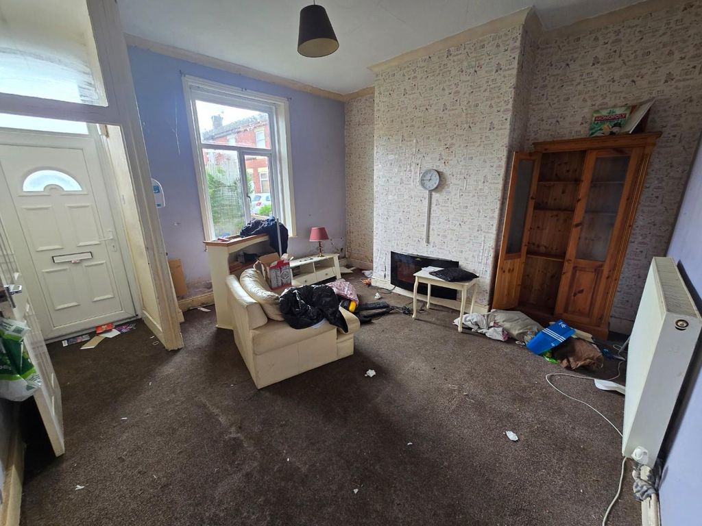 Property photo 2 of 10 Lounge