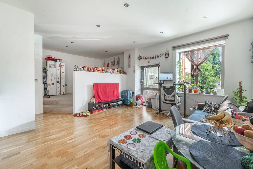 Property photo 2 of 5