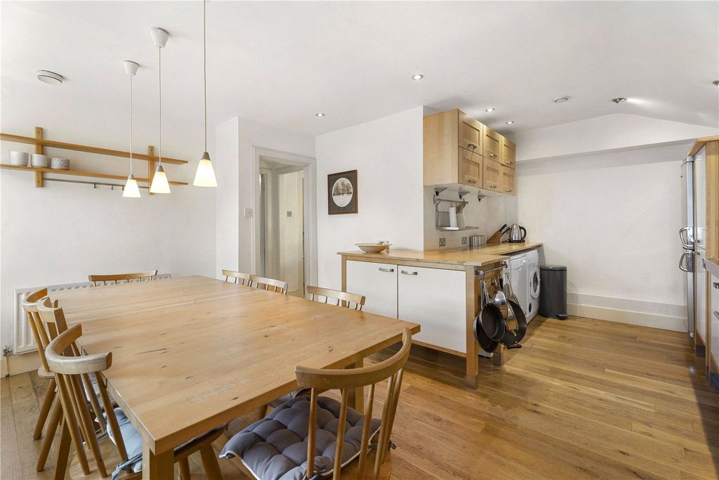 Property photo 3 of 19 Dining Kitchen