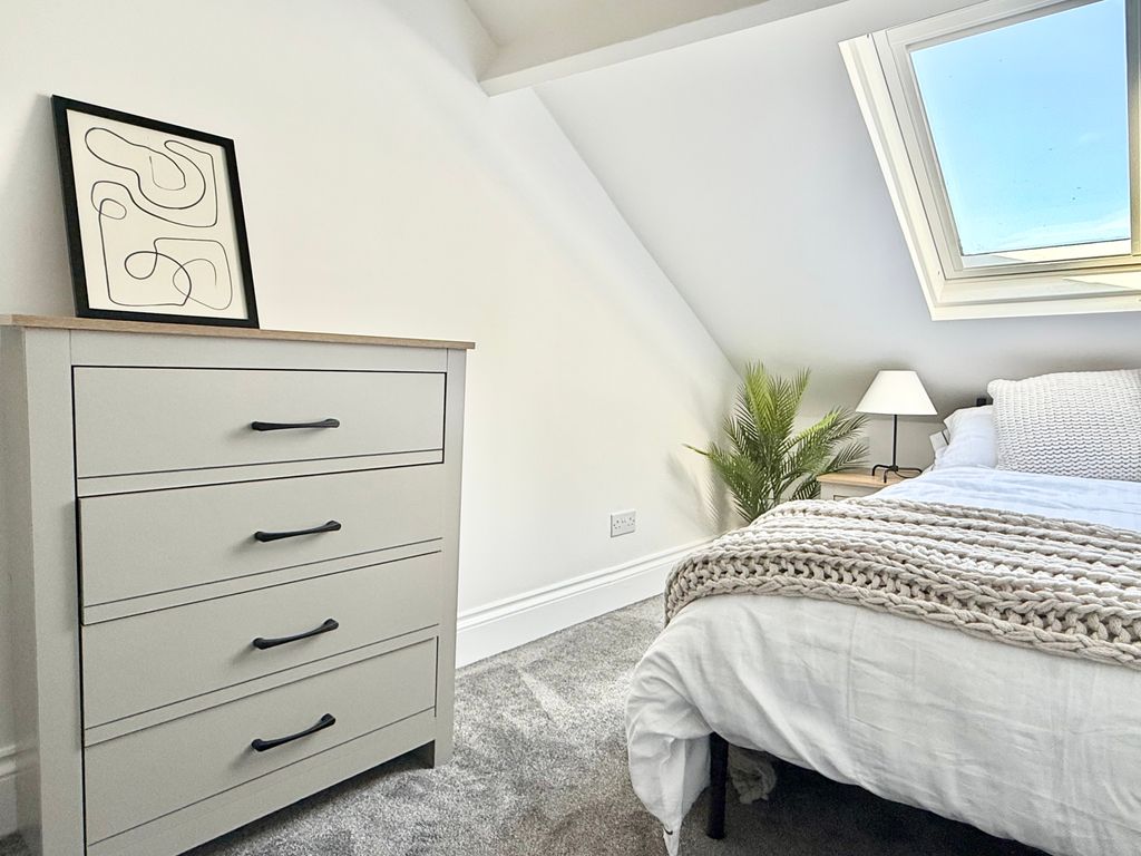 Property photo 2 of 12 Image00046
