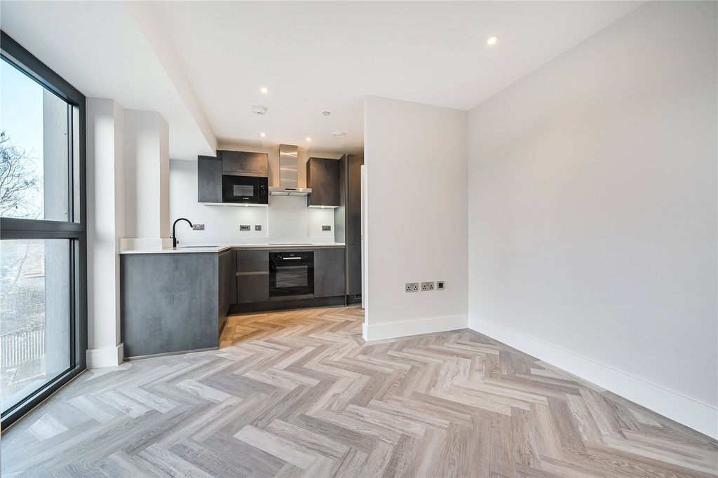 Property photo 2 of 18 Picture No. 26