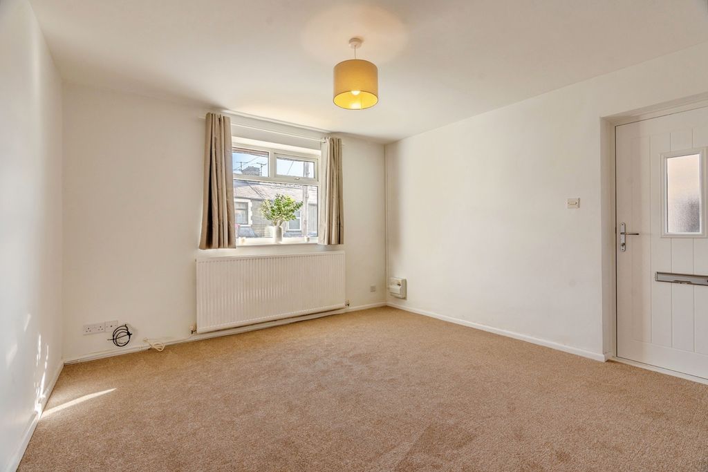 Property photo 3 of 17 Pbox-Img.Jpg