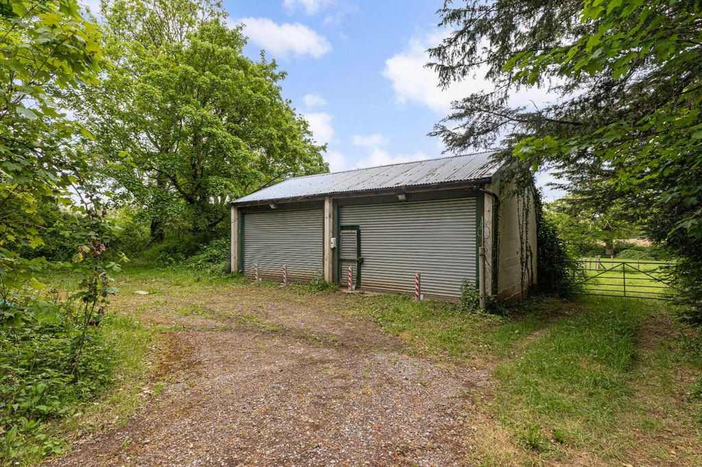 Property photo 2 of 9 Picture No. 10