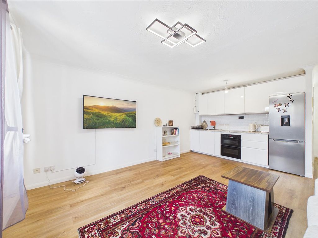 Property photo 2 of 5