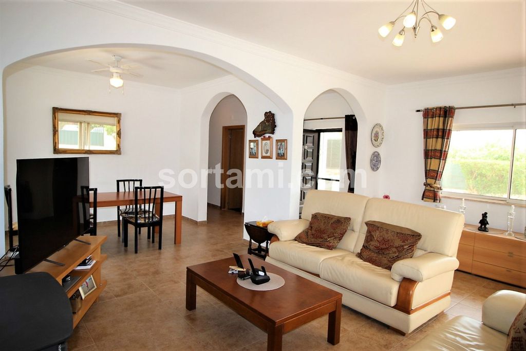 Property photo 2 of 32