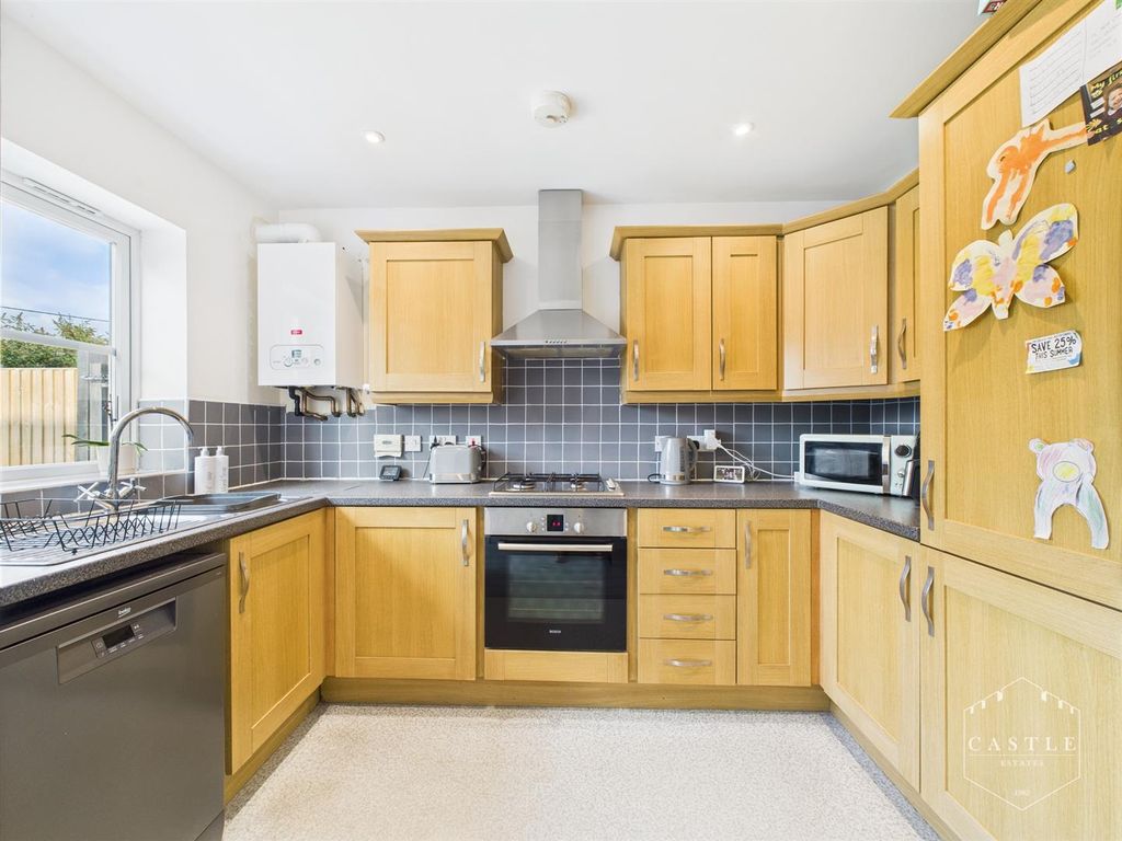 Property photo 2 of 16 Kitchen