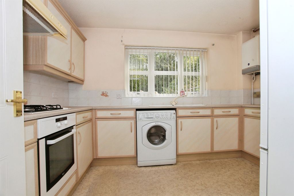 Property photo 2 of 16