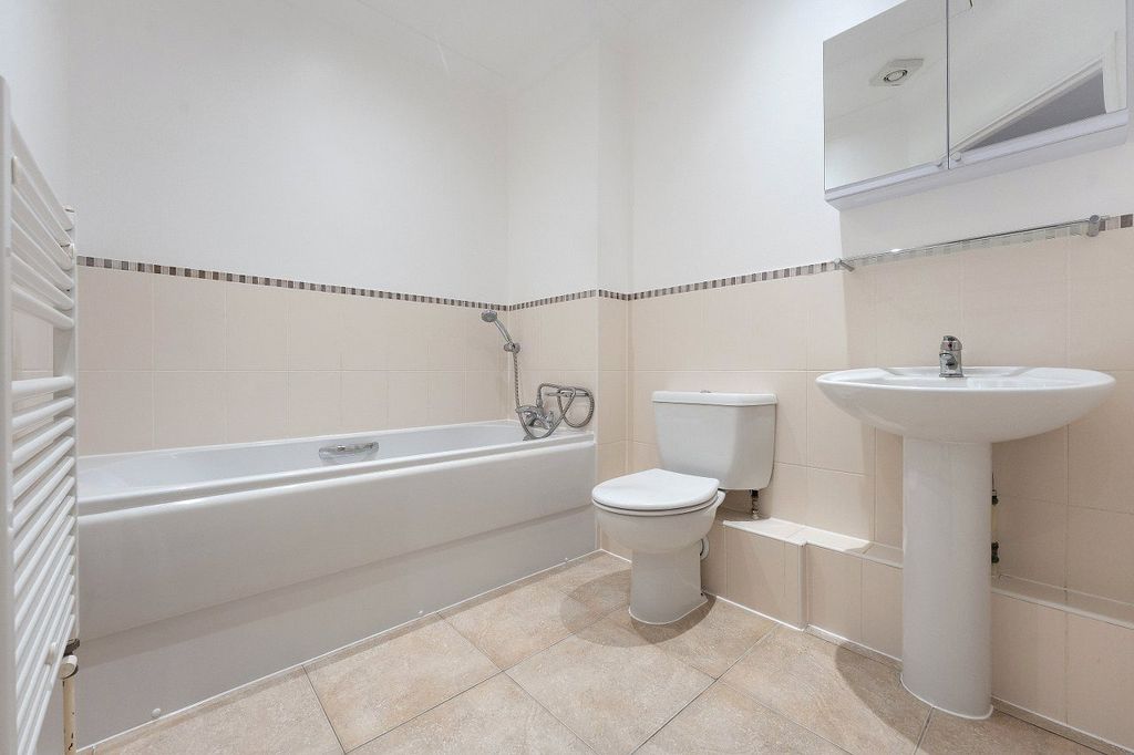 Property photo 2 of 10 Picture No. 15