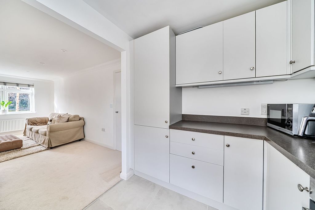 Property photo 3 of 19 Kitchen / Dining Room