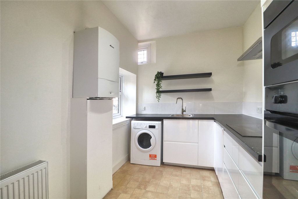 Property photo 2 of 8 Picture No. 05