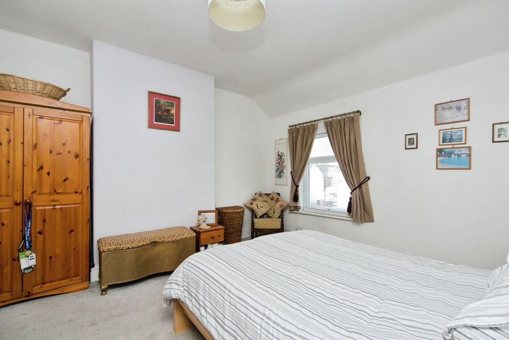 Property photo 2 of 17 Photo