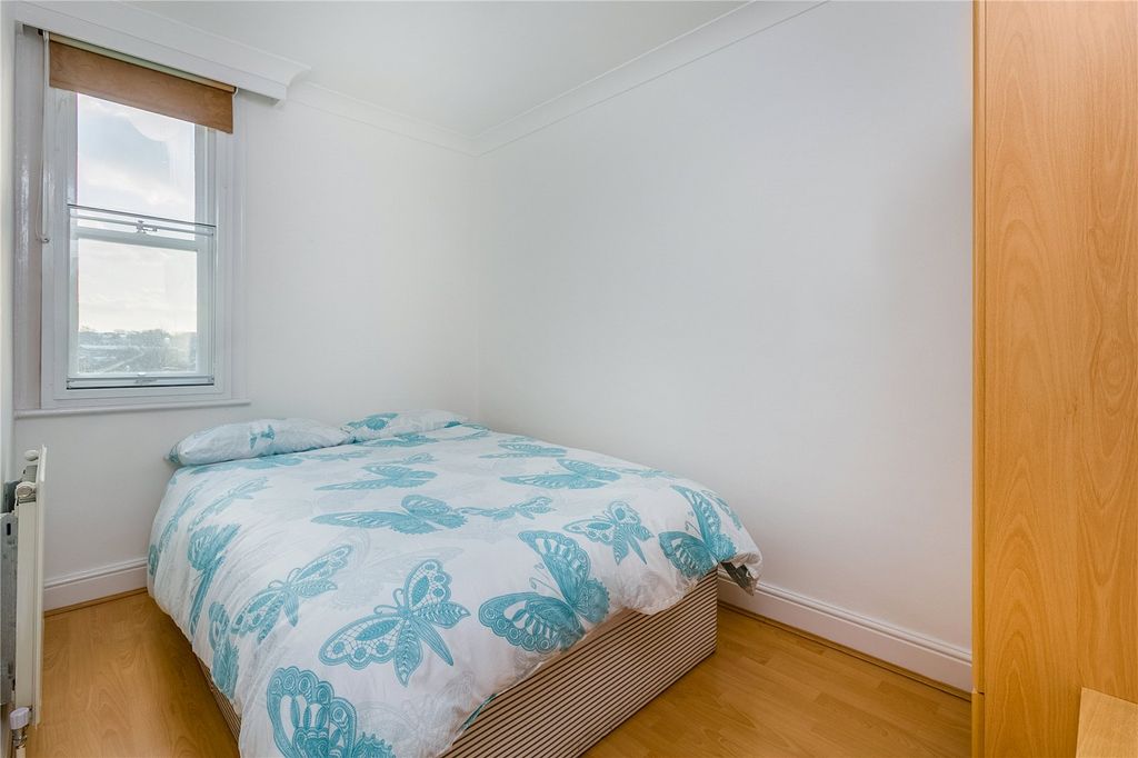 Property photo 3 of 6