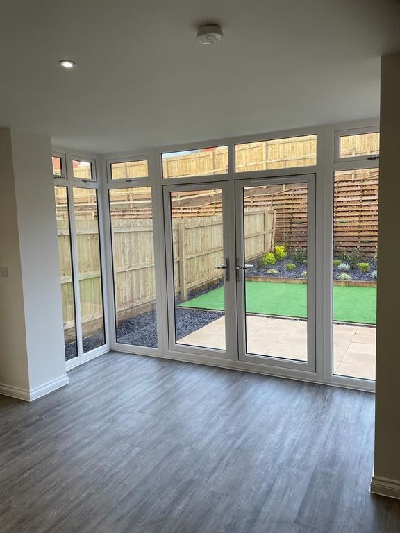 Property photo 3 of 9 Living Area 1.Jpg